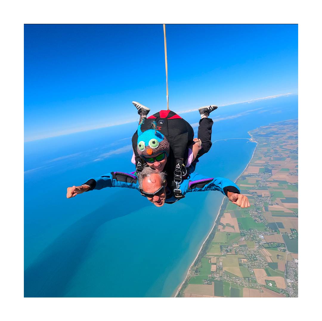 Activité chute libre en couple avec un parachutiste professionnel Rouen 76100