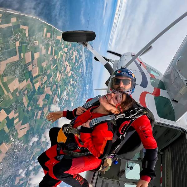 Où faire un saut en parachute tandem pour un baptême de l'air près de Montivilliers ?