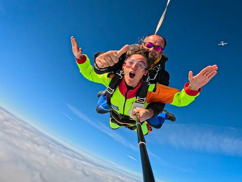 Idée cadeau de Noël à Argentan (61200) : offrir un bon cadeau pour un saut en parachute